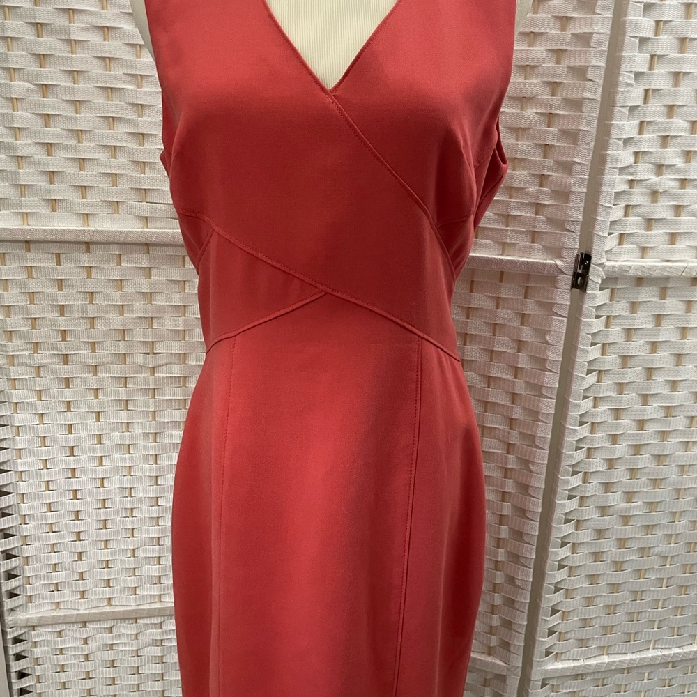 White House Black Market Red Sheath Midi Dress
18 in pit to pit
36 in length